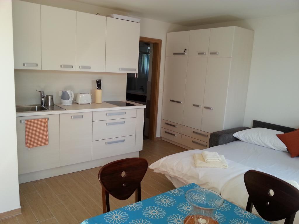 Summer Delight Apartments Савудрия Экстерьер фото