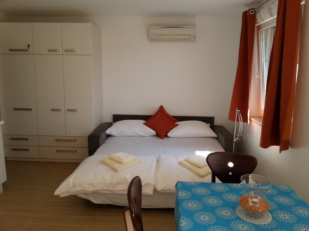 Summer Delight Apartments Савудрия Экстерьер фото